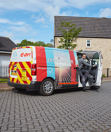 Image of an E.ON engineer getting out of an E.ON van